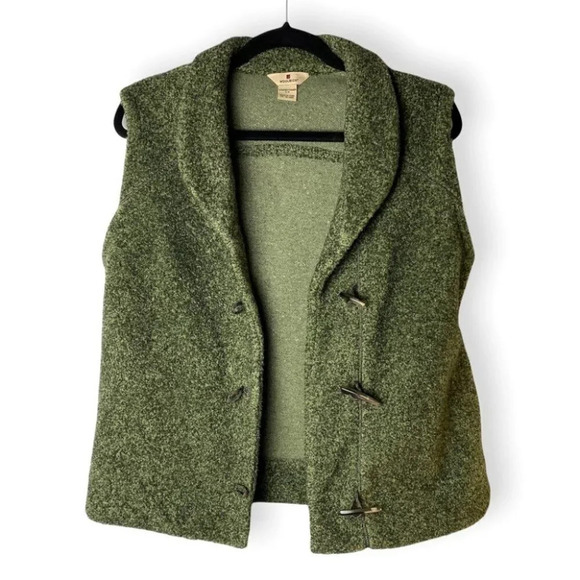 Woolrich Green Vest  with Tooth Hooks - Picture 2 of 9